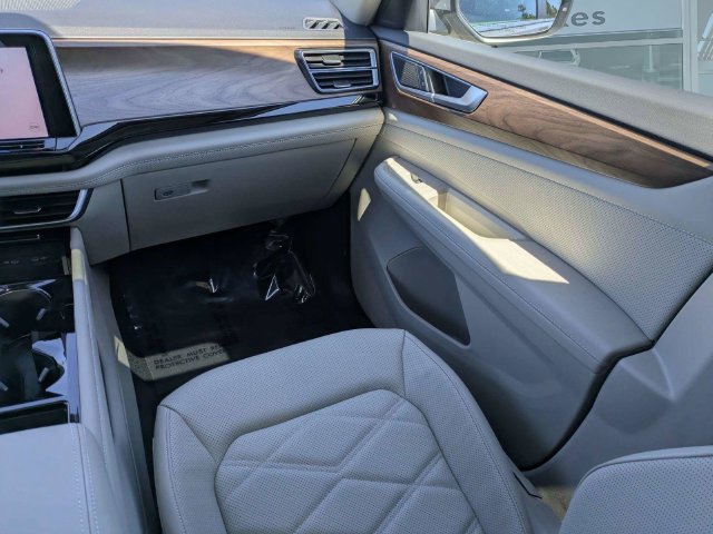 New 2026 Volkswagen Atlas SE FWD image 18