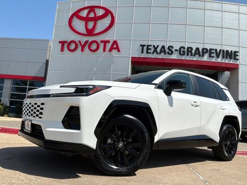 Used 2026 Toyota RAV4 SE AWD/4WD image 2