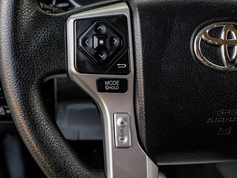 Used 2015 Toyota Tundra SR5 w/ SR5 Upgrade Package image 19