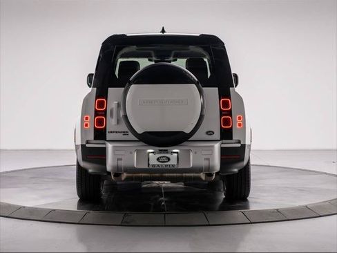 Used 2023 Land Rover Defender 130 SE AWD/4WD image 4