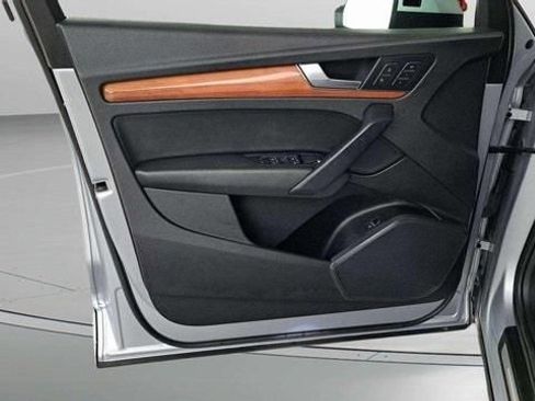 Used 2021 Audi Q5 2.0T Premium w/ Convenience Package image 10