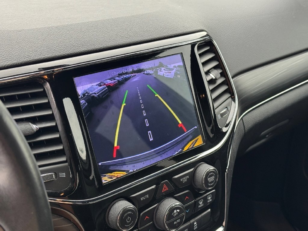 Used 2019 Jeep Grand Cherokee Limited AWD/4WD image 30