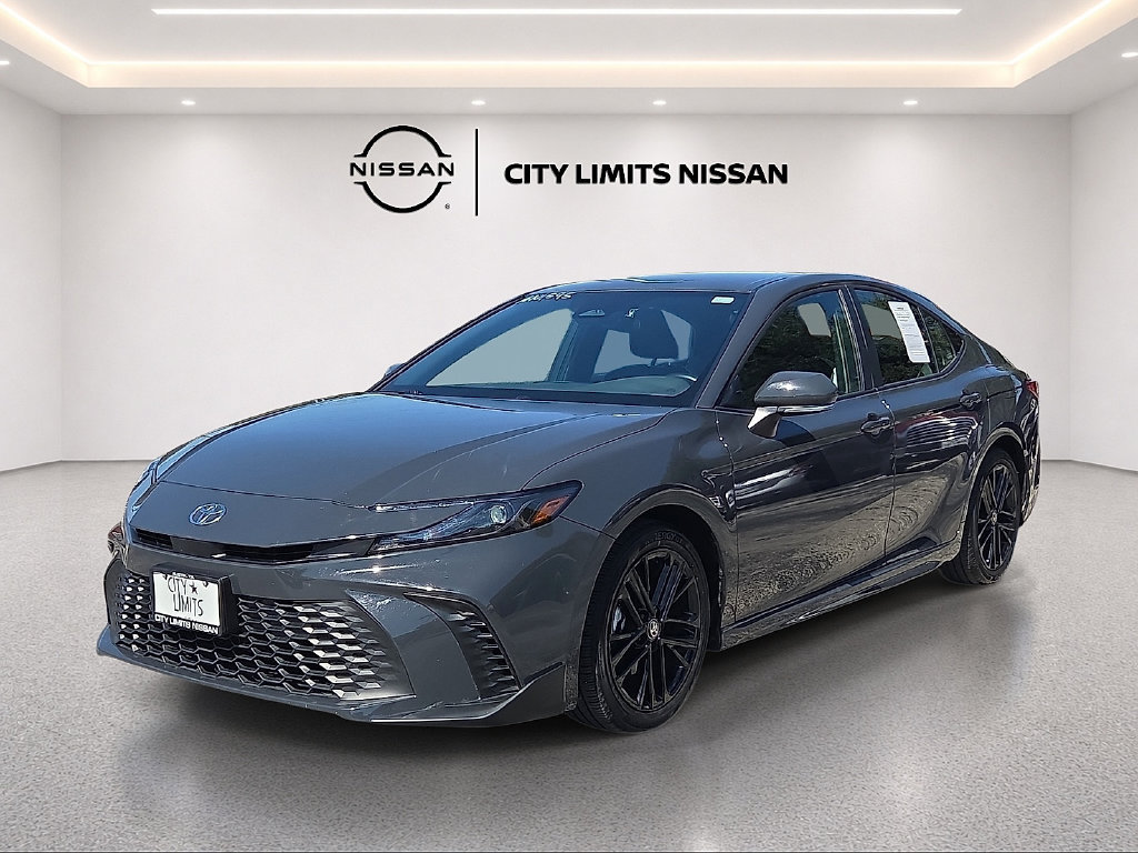 Used 2026 Toyota Camry SE FWD image 3