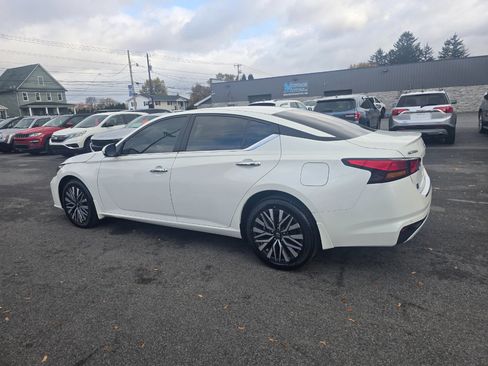 Used 2023 Nissan Altima 2.5 SV image 4