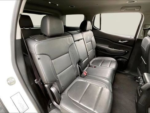 Used 2023 GMC Acadia SLT image 17