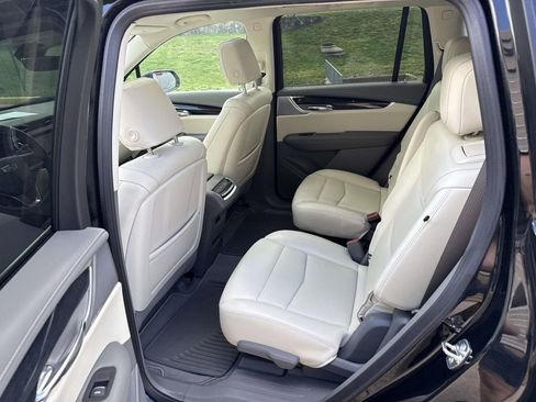 Used 2024 Cadillac XT6 Premium Luxury w/ Technology Package AWD/4WD image 10