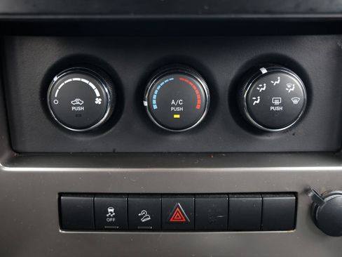 Used 2012 Jeep Liberty Sport w/ Popular Equipment Group AWD/4WD image 29
