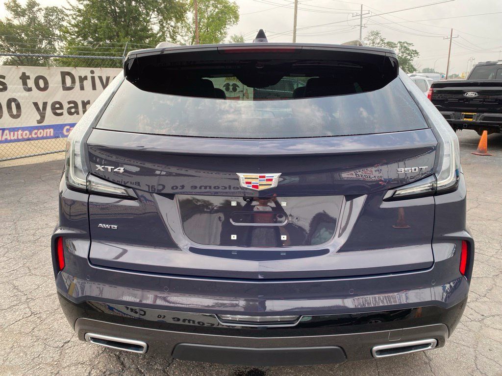 Used 2025 Cadillac XT4 Sport w/ LPO, Floor Liner Package AWD/4WD image 3