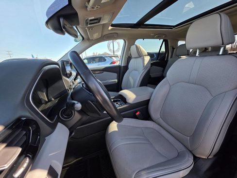 Used 2023 Honda Pilot Elite image 12