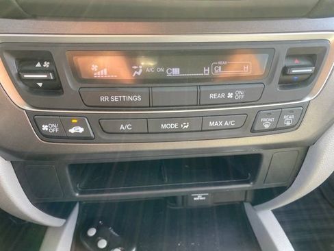 Used 2018 Honda Pilot LX image 10