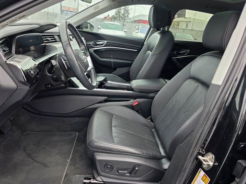 Used 2021 Audi e-tron Premium Plus w/ Premium Plus Package AWD/4WD image 25