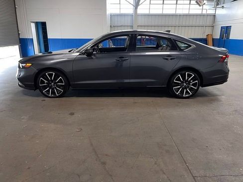 Used 2024 Honda Accord Touring image 5