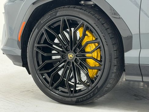 Used 2025 Lamborghini Urus SE AWD/4WD image 45