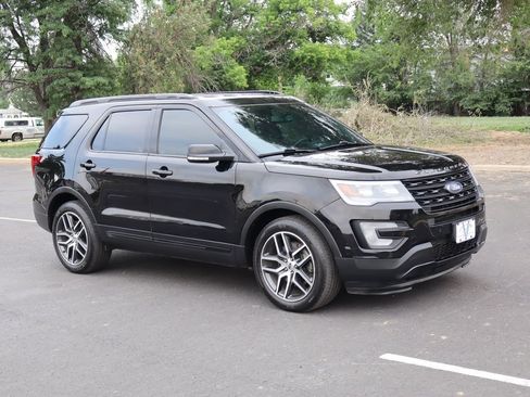 Used 2017 Ford Explorer Sport AWD/4WD image 2