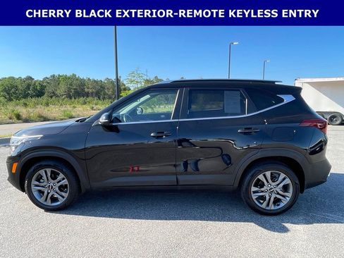Used 2023 Kia Seltos S w/ Navigation Package FWD image 6