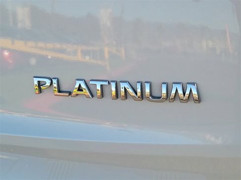 Certified 2022 Nissan Rogue Platinum w/ Head-Up Display Package image 26