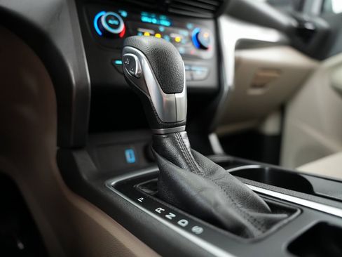 Used 2018 Ford Escape SE image 25