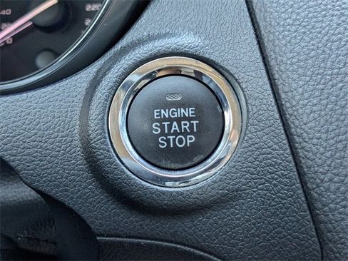 Used 2018 Subaru Outback 3.6R Limited image 32