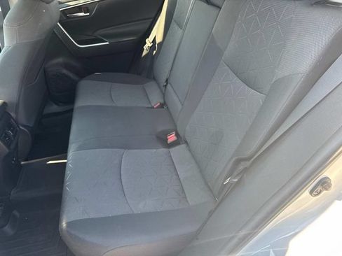 Used 2021 Toyota RAV4 XLE FWD image 20