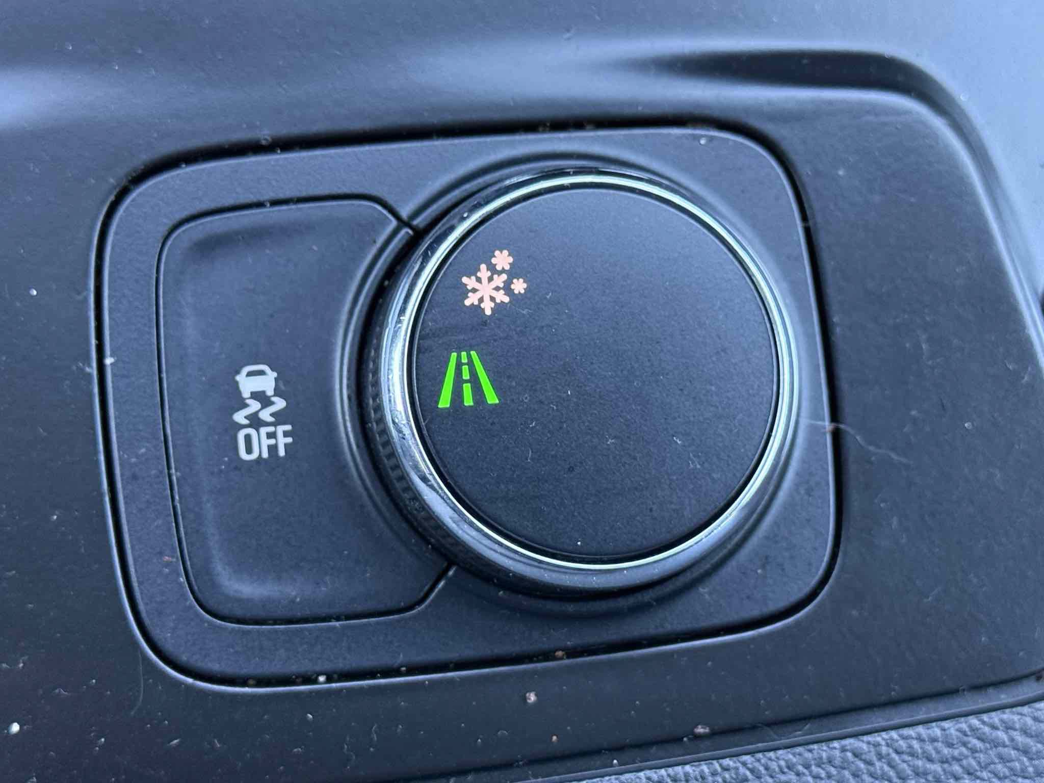 Used 2018 Chevrolet Traverse LS FWD image 31