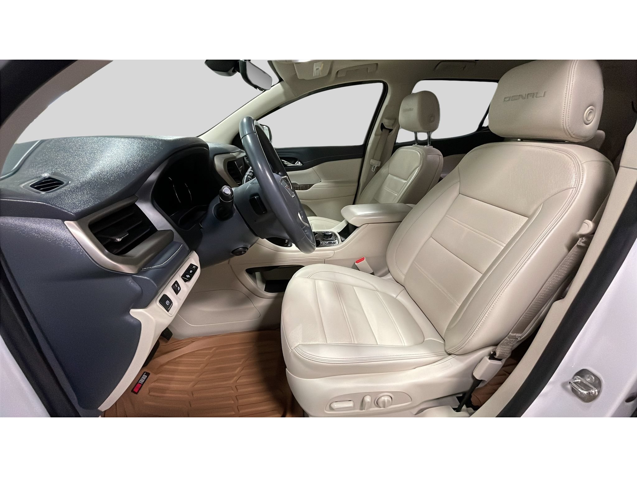 Used 2022 GMC Acadia Denali w/ Denali Ultimate Package AWD/4WD image 13