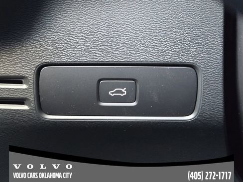 New 2026 Volvo XC40 B4 Core w/ Protection Package Premier image 21