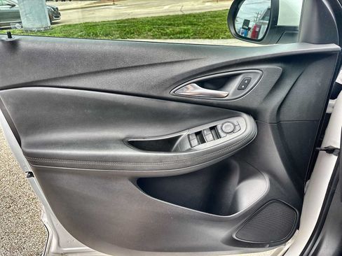 Used 2022 Buick Encore GX Preferred w/ Sport Touring Package FWD image 21