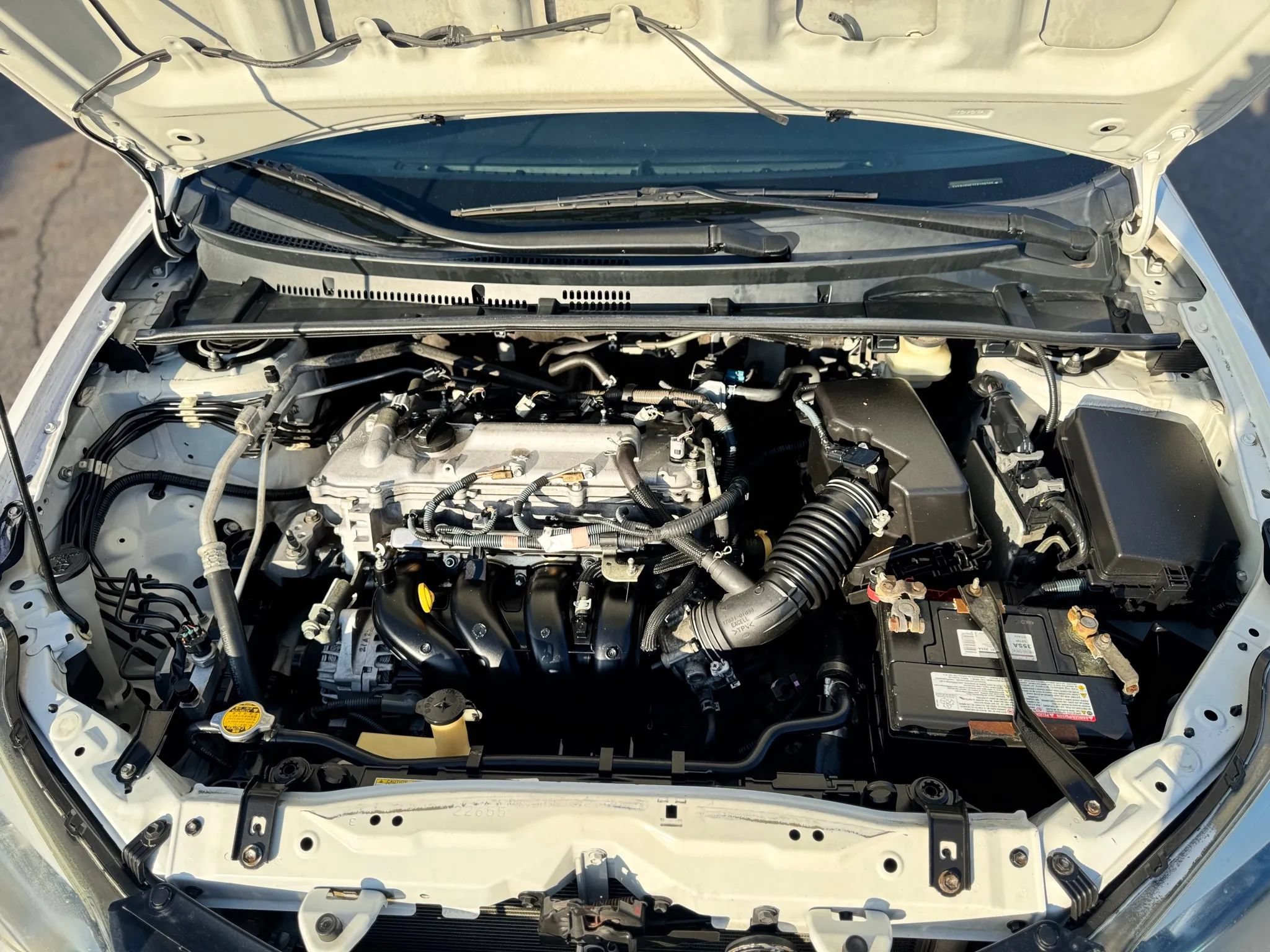 Used 2015 Toyota Corolla L FWD image 30