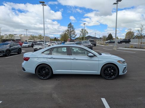 New 2026 Volkswagen Jetta SE image 2