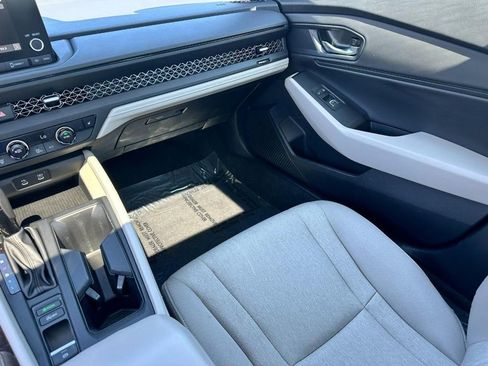 Used 2024 Honda Accord EX image 19