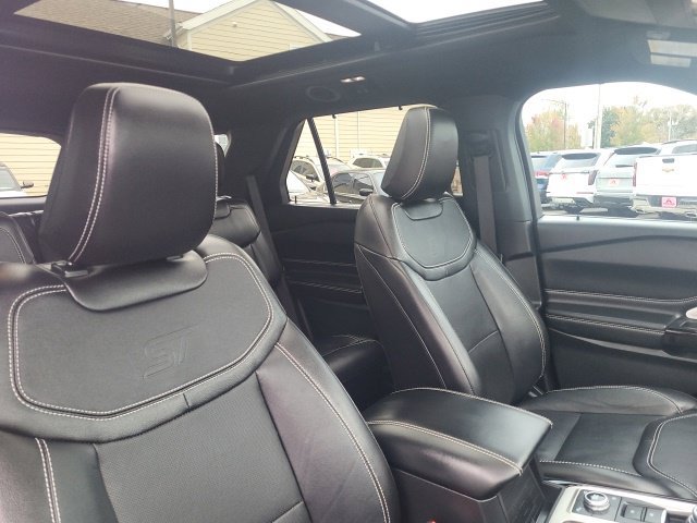 Used 2023 Ford Explorer ST w/ Technology Package AWD/4WD image 29