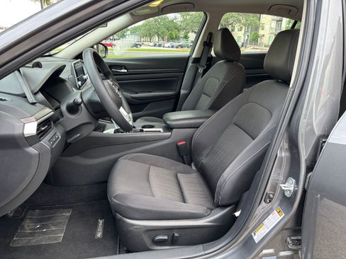 Used 2025 Nissan Altima 2.5 SV FWD image 22