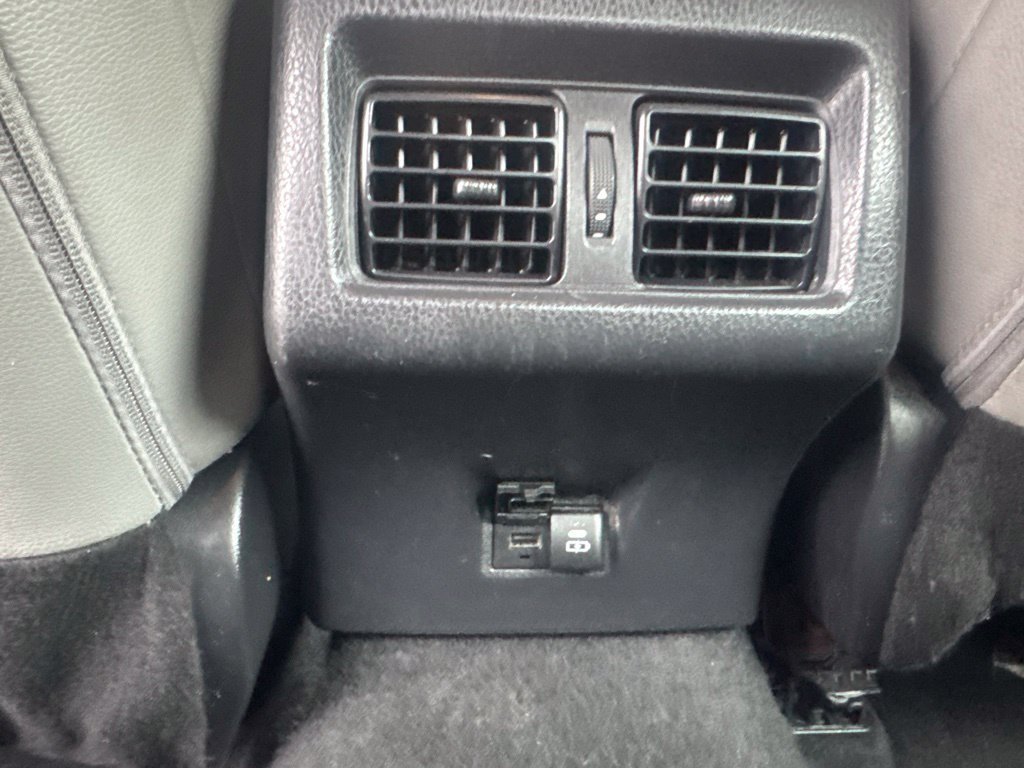 Used 2025 Toyota Camry SE FWD image 12