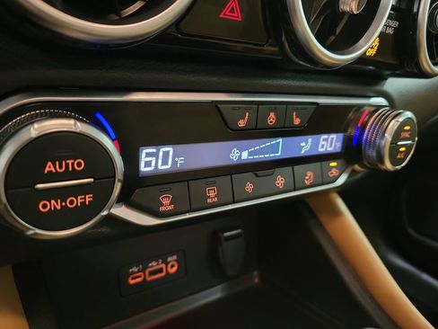 Used 2023 Nissan Sentra SV w/ SV Premium Package FWD image 20