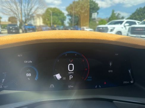 Used 2026 Chevrolet Corvette Stingray Premium Conv w/ Z51 Performance Package RWD image 7