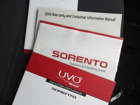 Used 2016 Kia Sorento LX w/ LX Convenience Package image 31