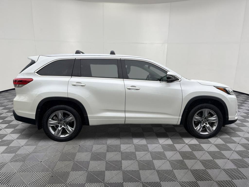 Used 2018 Toyota Highlander Limited AWD/4WD image 9