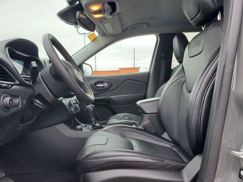 Used 2023 Jeep Cherokee Altitude Lux image 5