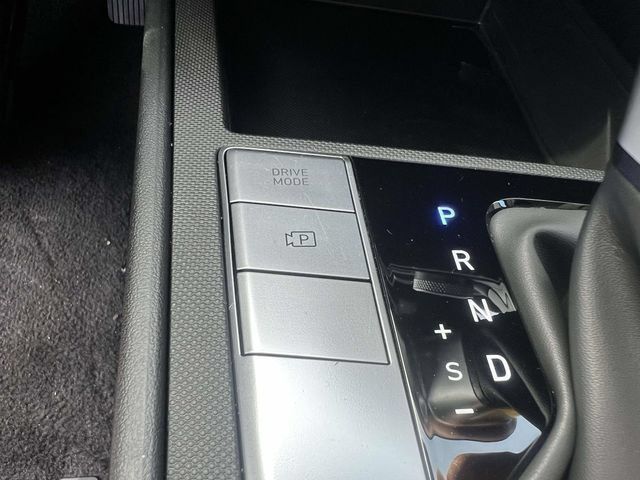 Certified 2026 Hyundai Elantra SE FWD image 30