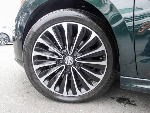 Used 2022 Volkswagen Passat 2.0T image 10