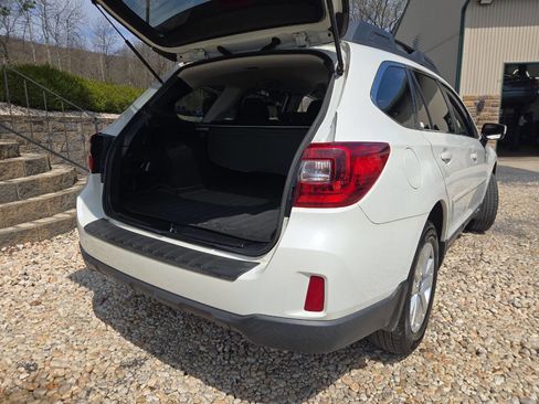 Used 2016 Subaru Outback 2.5i Premium AWD/4WD image 21