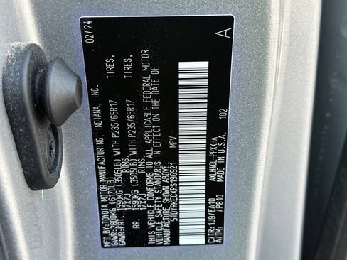 Used 2024 Toyota Sienna XLE FWD image 30