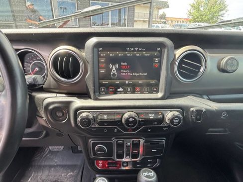 Used 2019 Jeep Wrangler Unlimited Rubicon AWD/4WD image 11