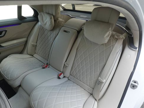 Used 2025 Mercedes-Benz S 580e 4MATIC Sedan image 17