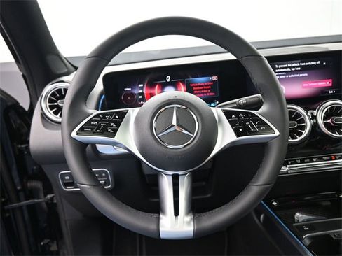 New 2026 Mercedes-Benz GLB 250 image 2