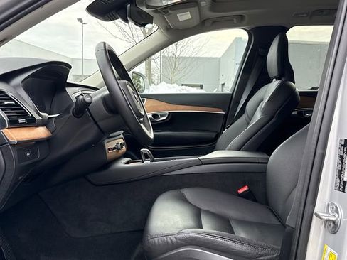 Certified 2024 Volvo XC90 B5 Plus w/ Protection Package Premier image 12