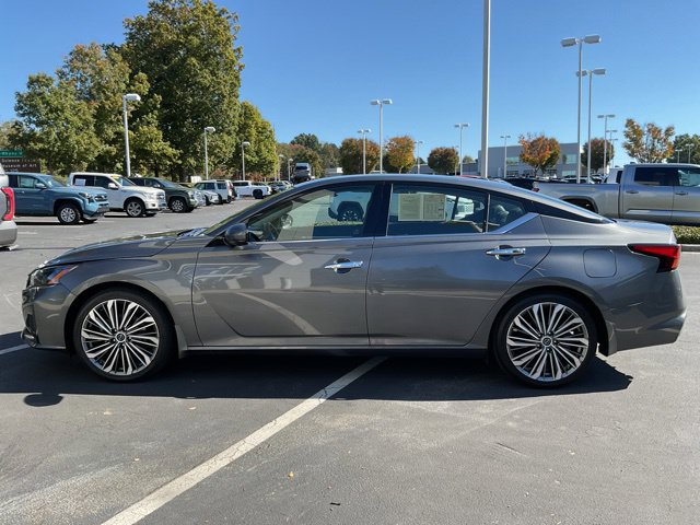 Used 2024 Nissan Altima 2.5 SL FWD image 11