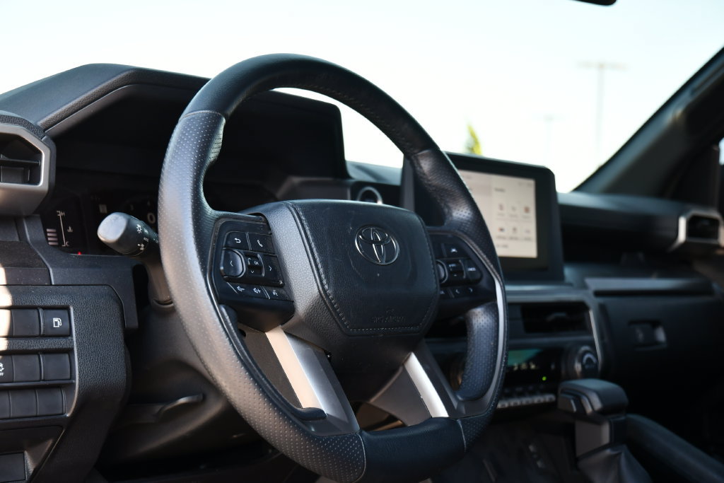 Used 2025 Toyota 4Runner SR5 AWD/4WD image 19