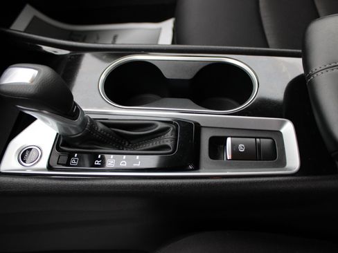 Used 2024 Nissan Altima 2.5 SV image 32