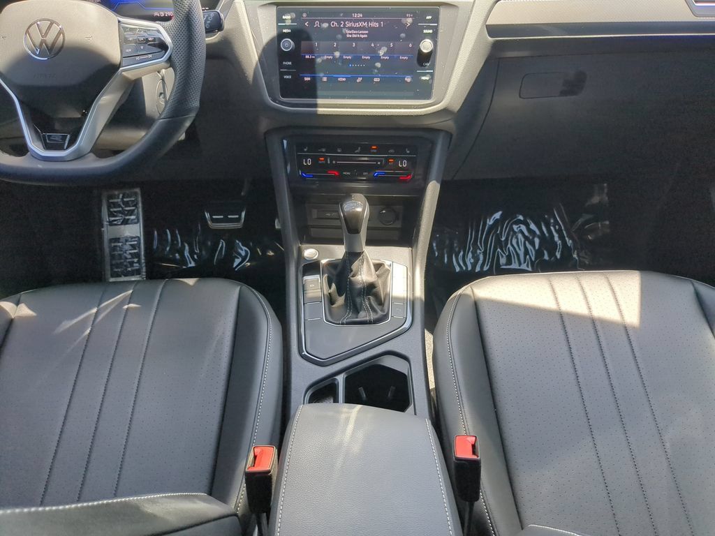 Certified 2024 Volkswagen Tiguan SE R-Line FWD image 15